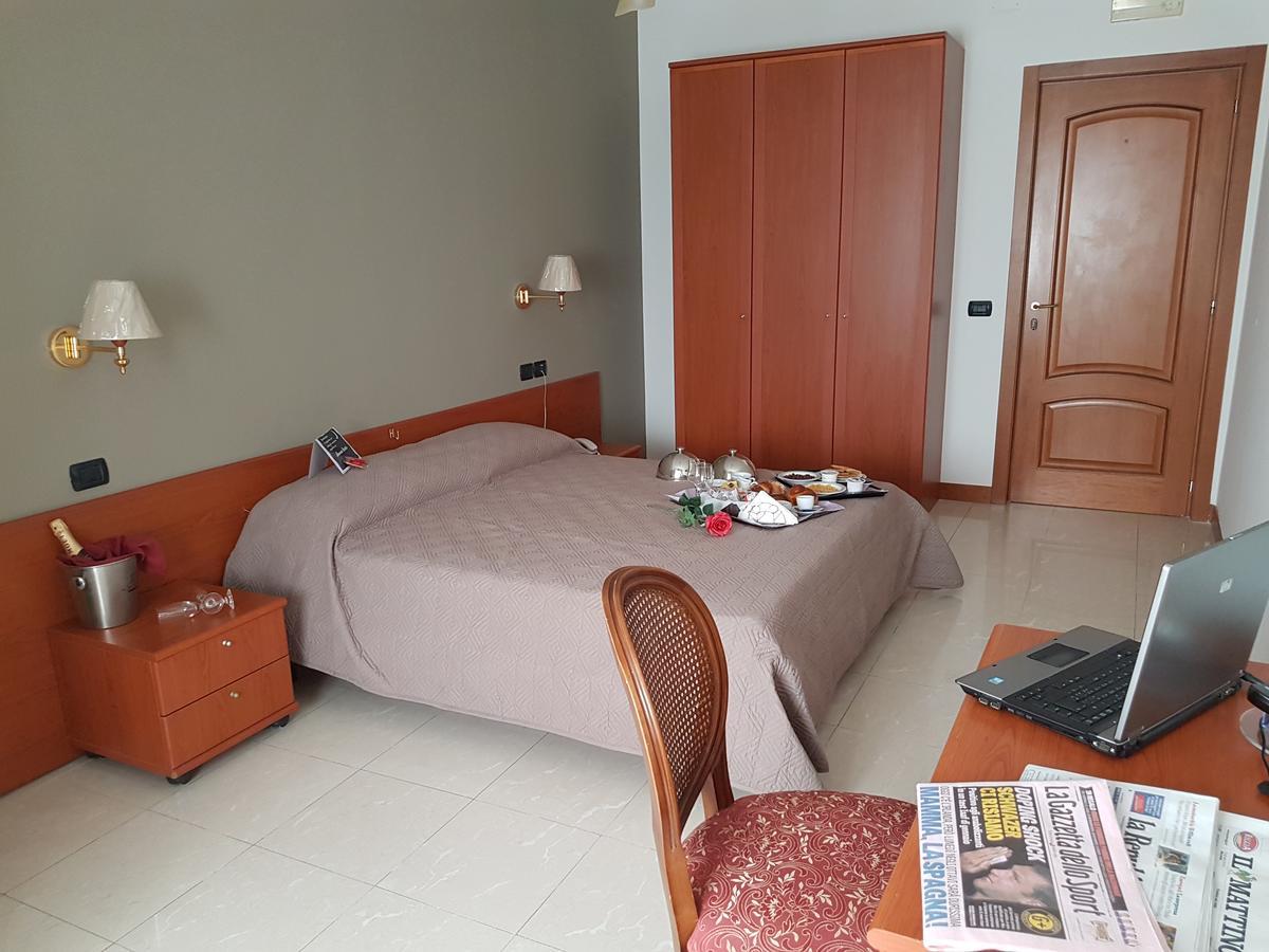 Hotel Joy كاستيل فولتورنو المظهر الخارجي الصورة