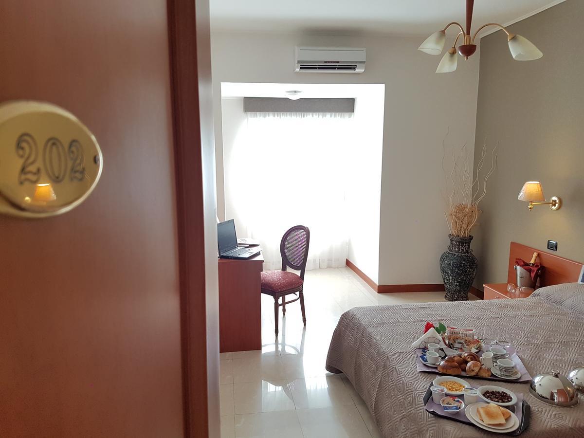Hotel Joy كاستيل فولتورنو المظهر الخارجي الصورة