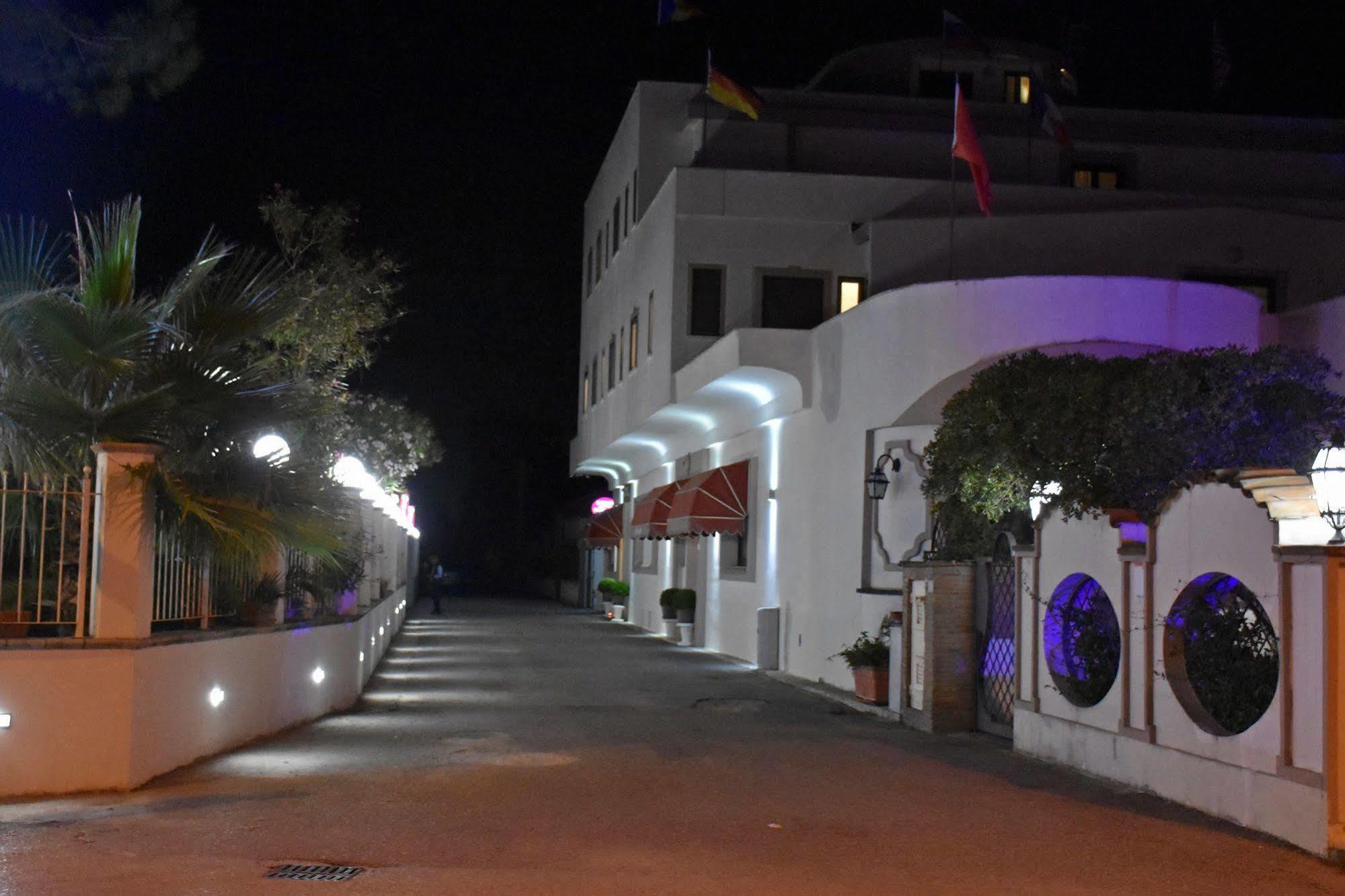 Hotel Joy كاستيل فولتورنو المظهر الخارجي الصورة